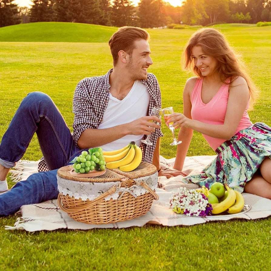 ZORMY 15" Wicker Picnic Basket with Removable Liner and Folding Handles